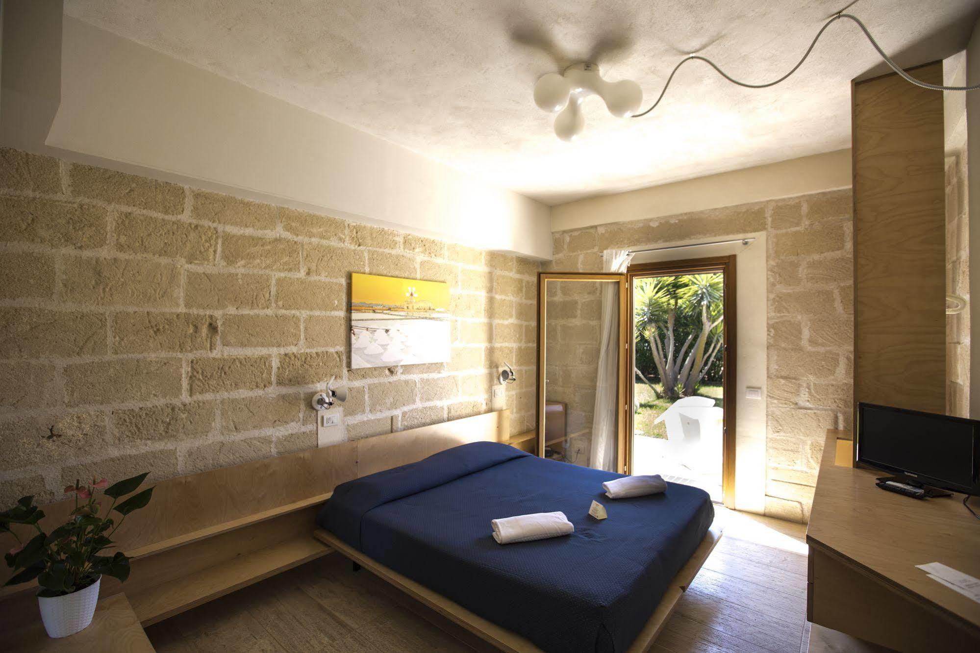 Cave Bianche Hotel Фавиняна Екстериор снимка